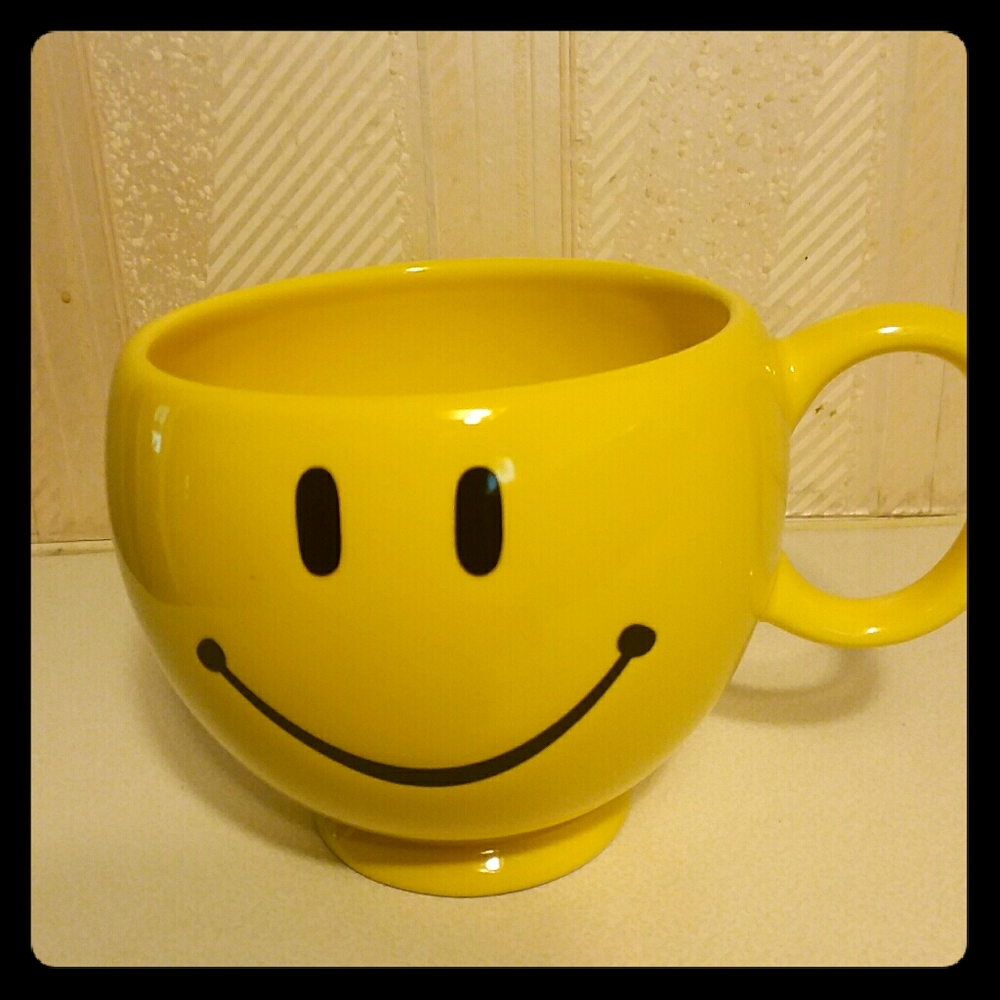 Ceramic  smiley face coffee mug